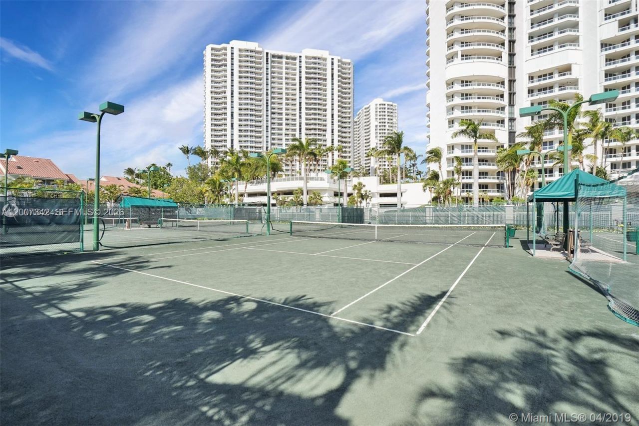 21205 Yacht Club Dr , Unit 605, Aventura, FL 33180 Photo
