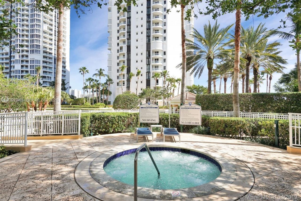 21205 Yacht Club Dr , Unit 605, Aventura, FL 33180 Photo