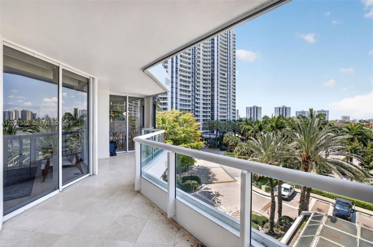 21205 Yacht Club Dr , Unit 605, Aventura, FL 33180 Photo