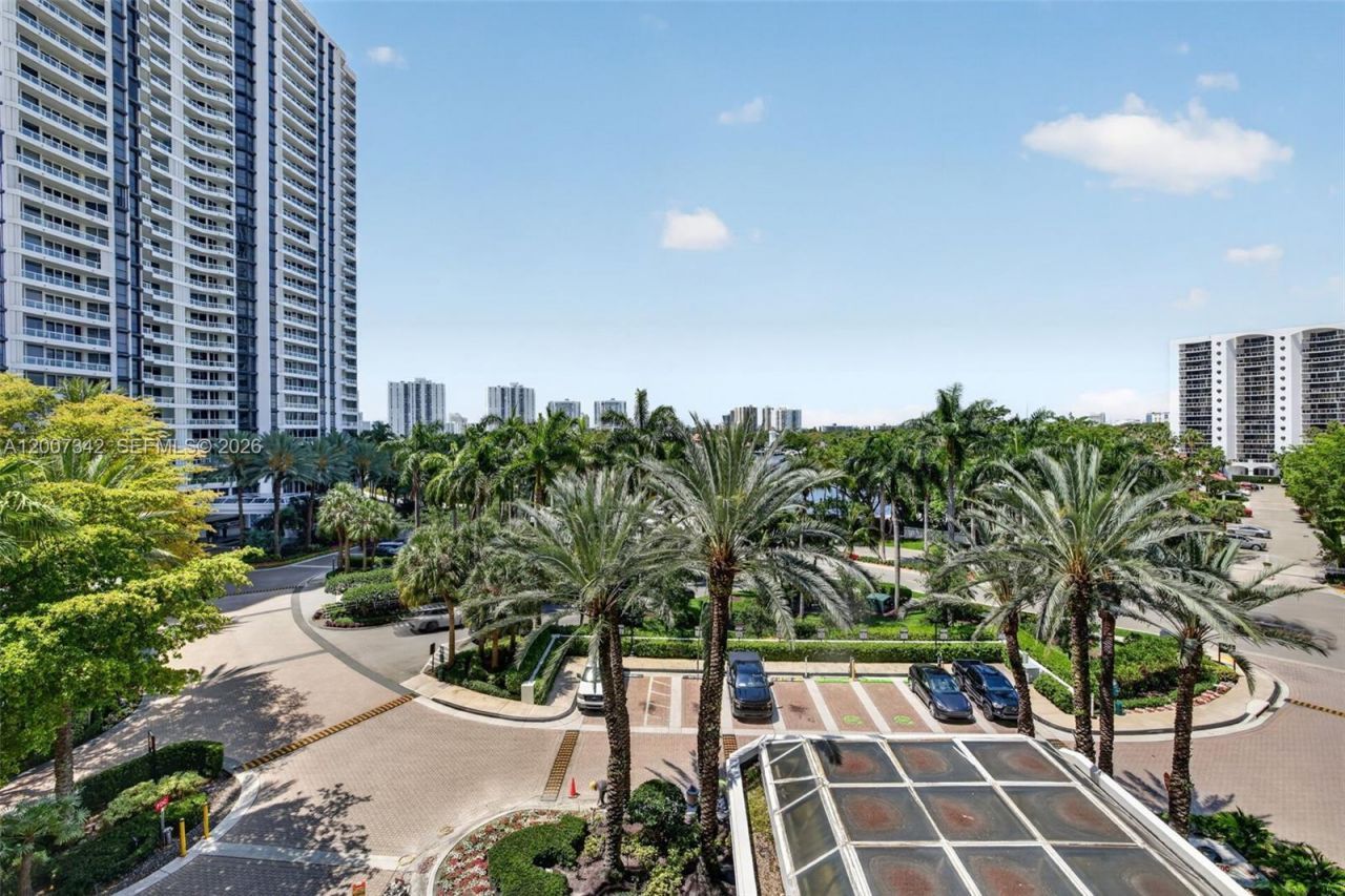 21205 Yacht Club Dr , Unit 605, Aventura, FL 33180 Photo