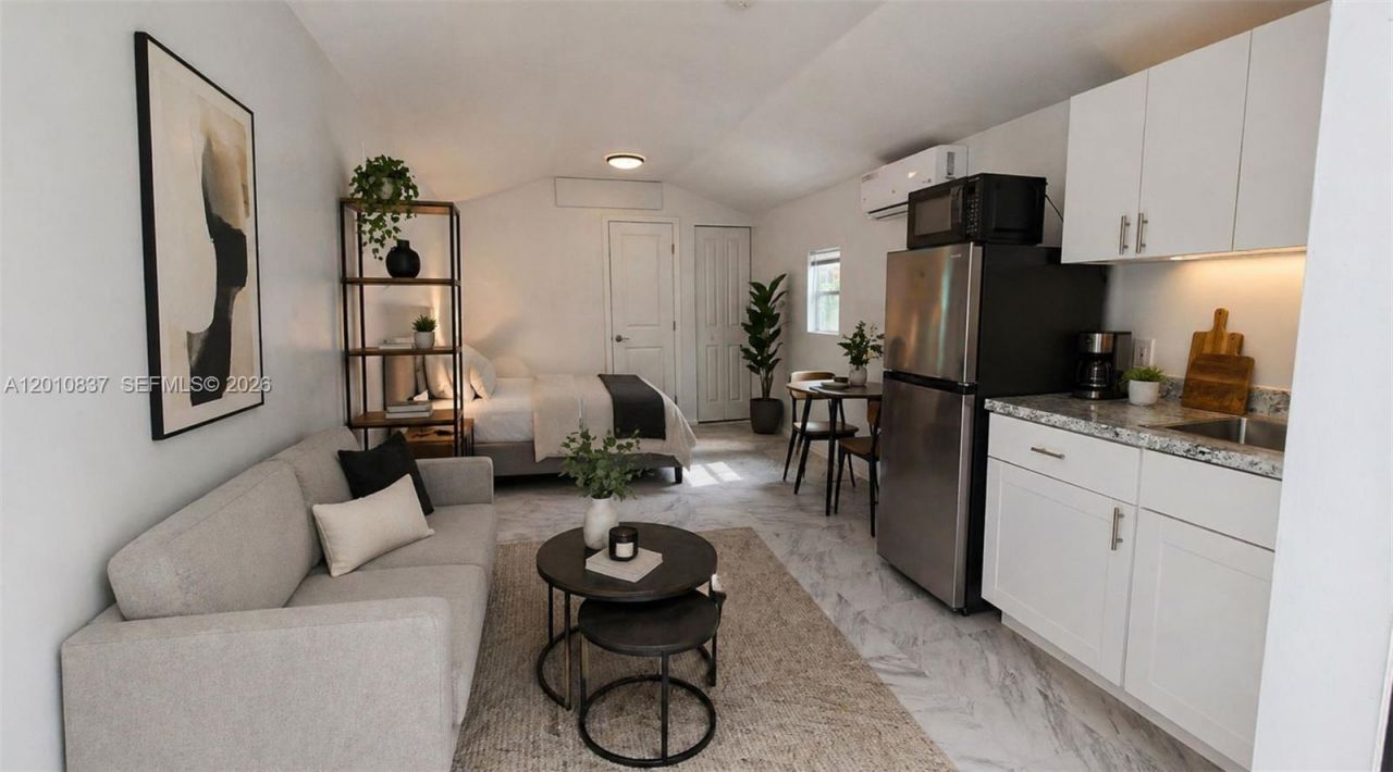 2440 NW 99th St, Unit A, Miami, FL 33147 Photo