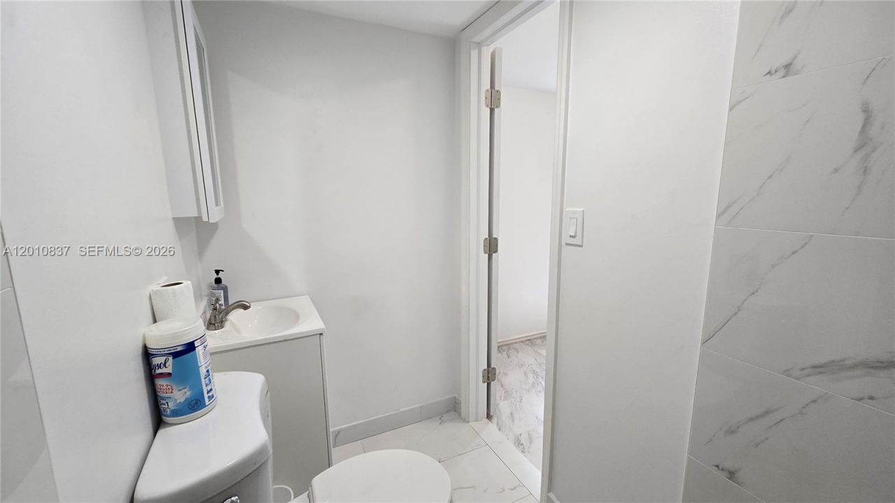 2440 NW 99th St, Unit A, Miami, FL 33147 Photo
