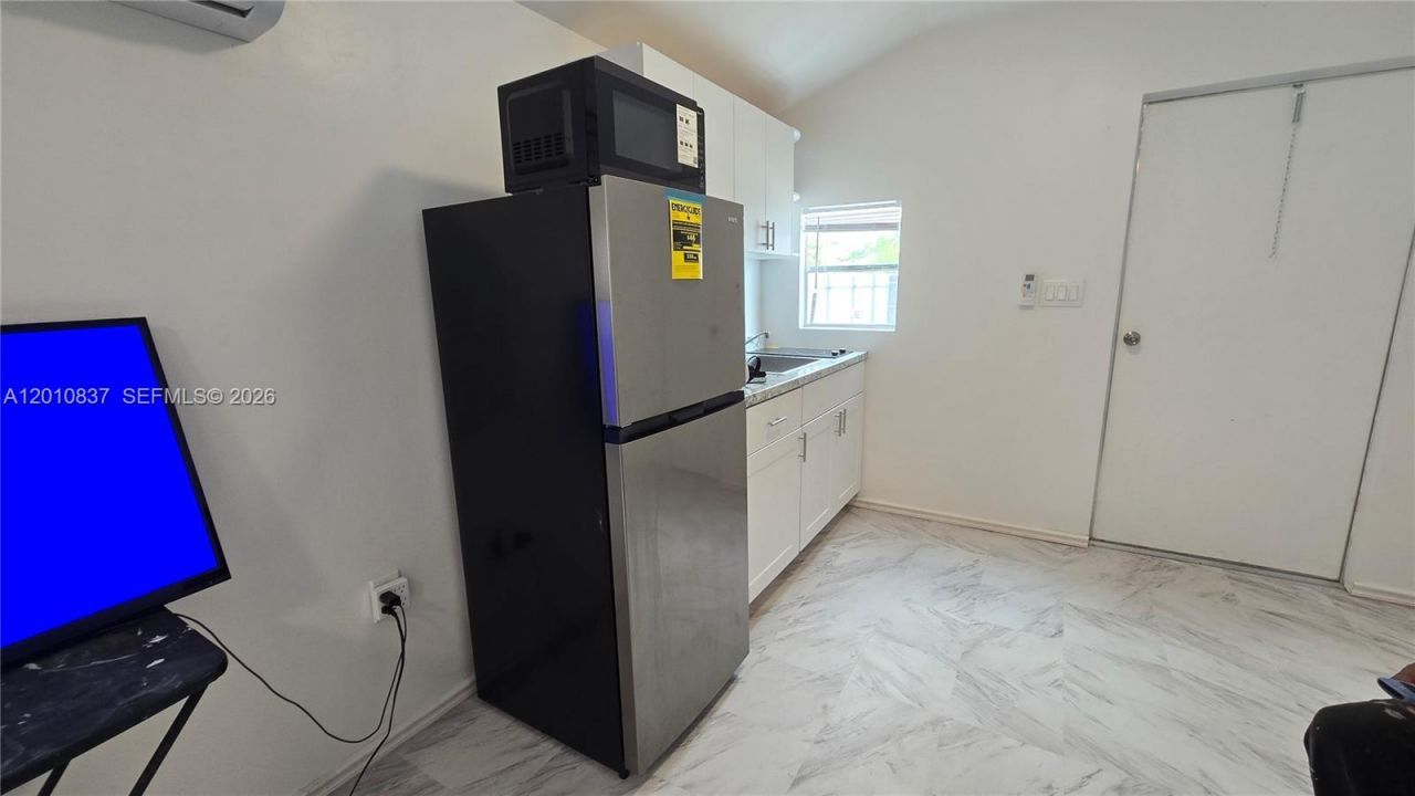 2440 NW 99th St, Unit A, Miami, FL 33147 Photo