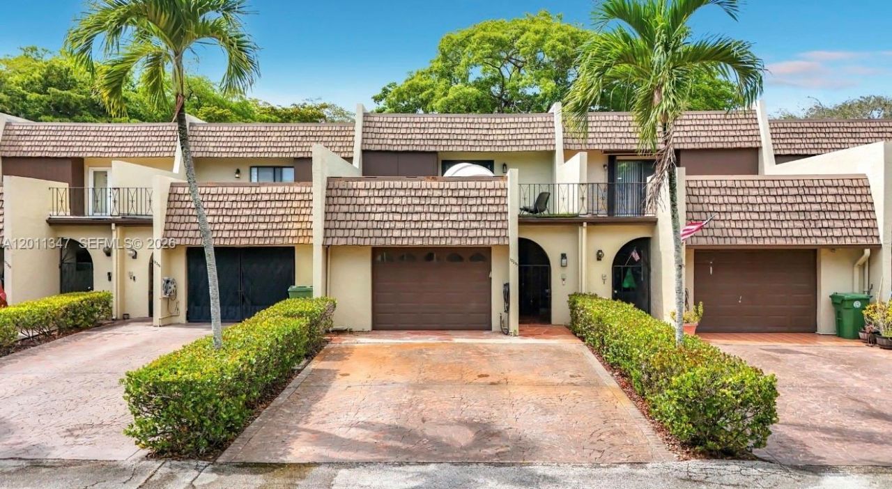10375 Rue Vendome , Unit 4C, Pembroke Pines, FL 33026 Main Photo