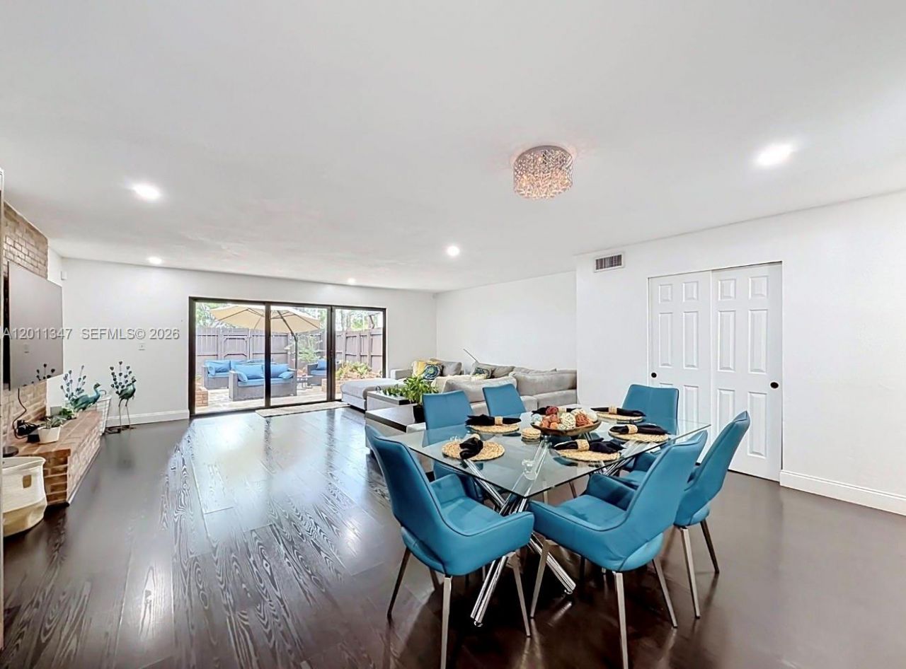 10375 Rue Vendome , Unit 4C, Pembroke Pines, FL 33026 Photo