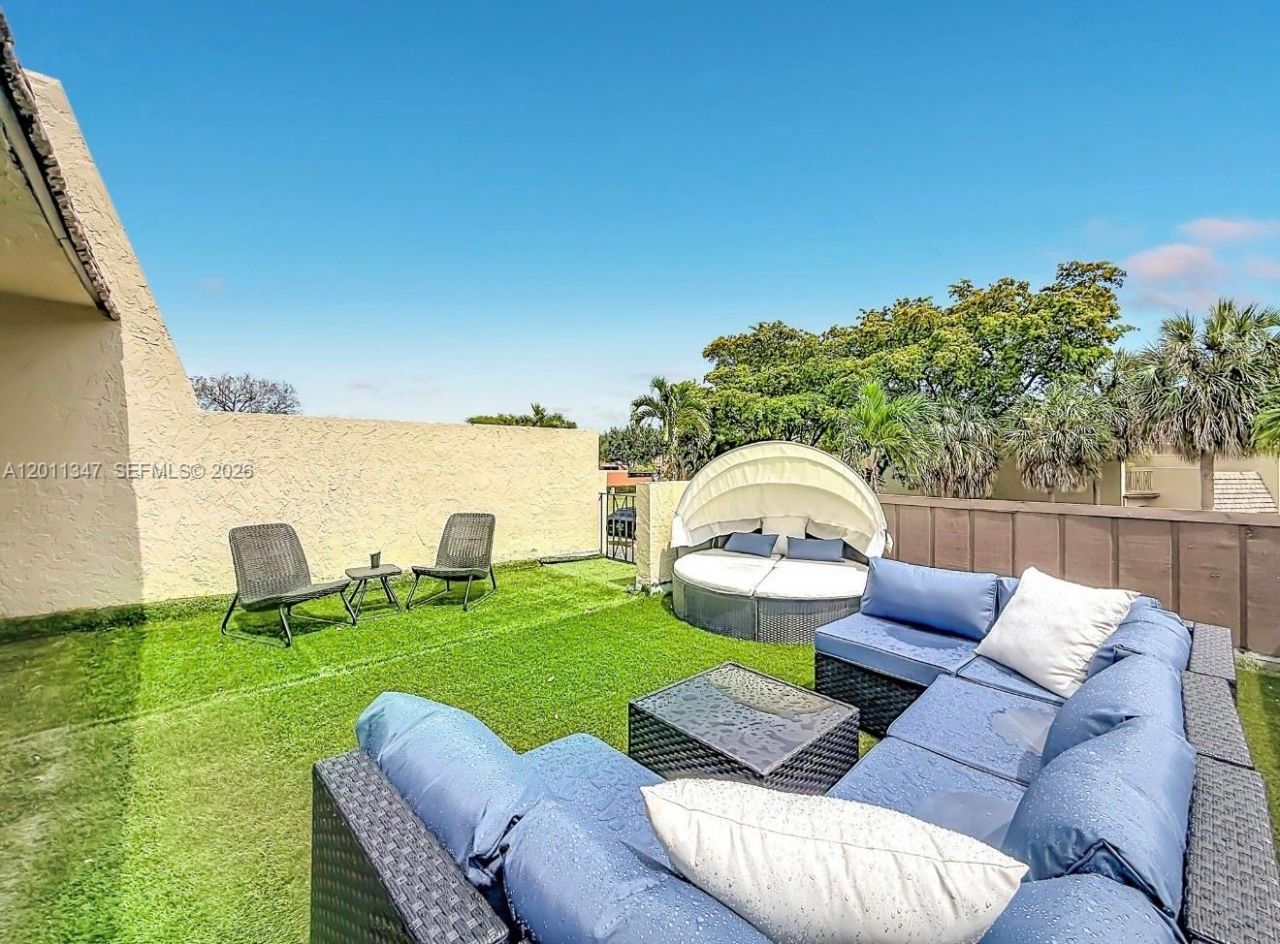 10375 Rue Vendome , Unit 4C, Pembroke Pines, FL 33026 Photo