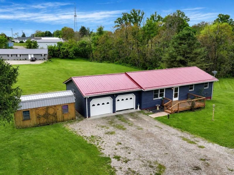 2397 Adamsville Road, Zanesville, OH 43701 Photo 2