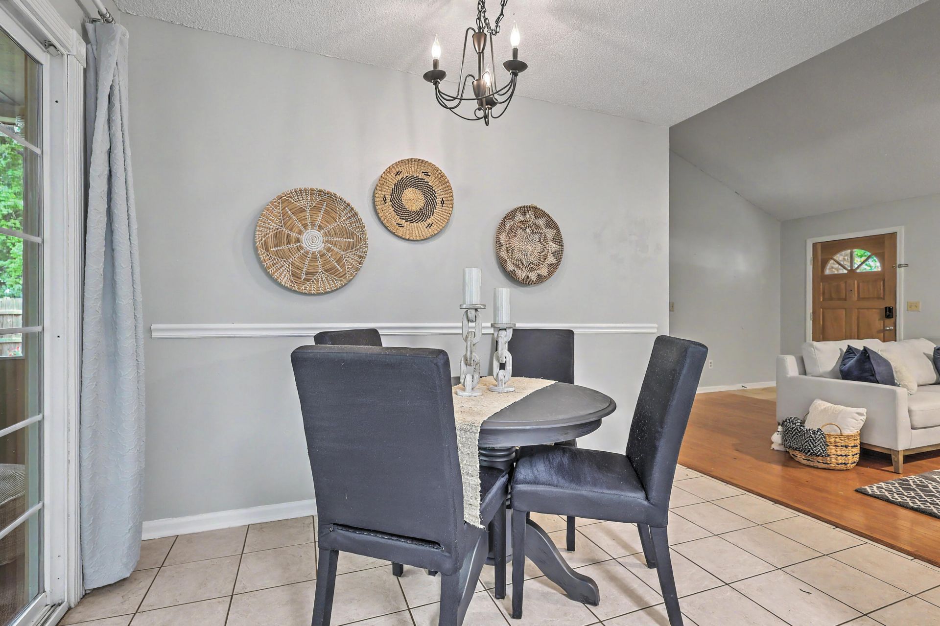 104 Kings Court Photo 10