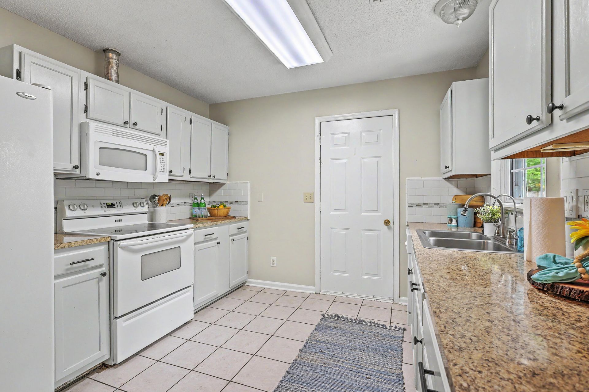 104 Kings Court Photo 11