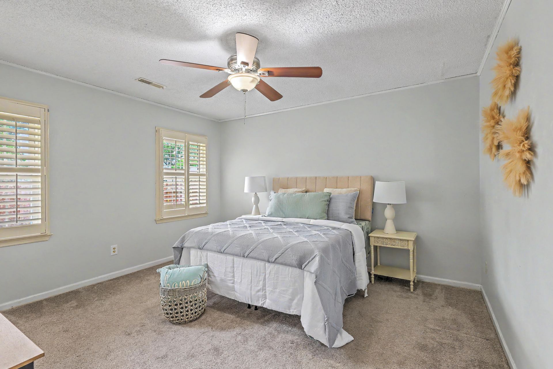 104 Kings Court Photo 14
