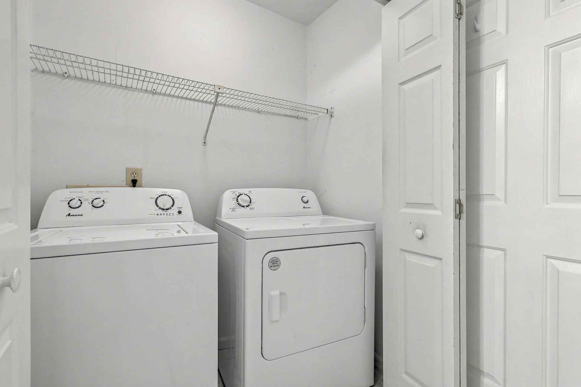 104 Kings Court Photo 22