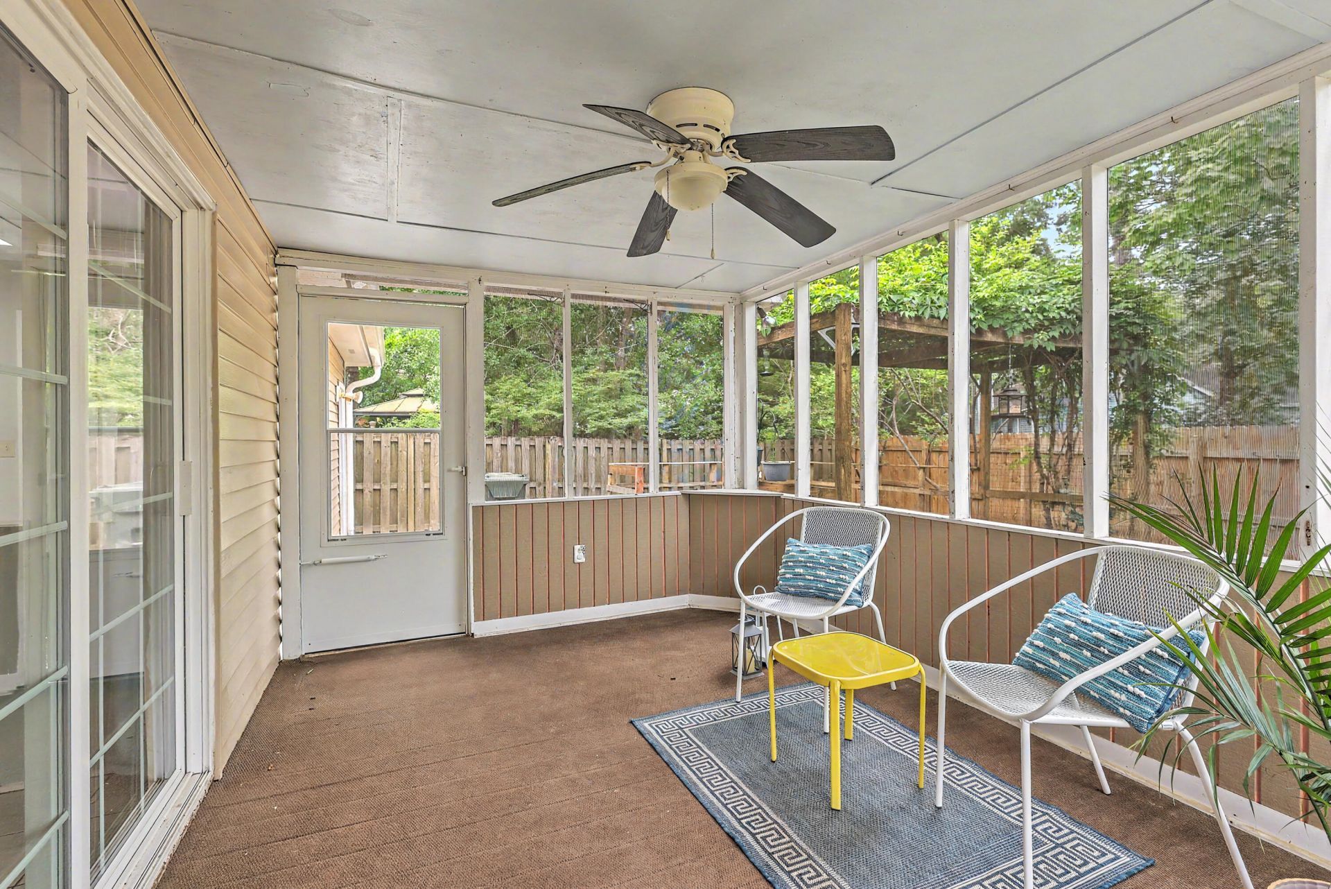 104 Kings Court Photo 24
