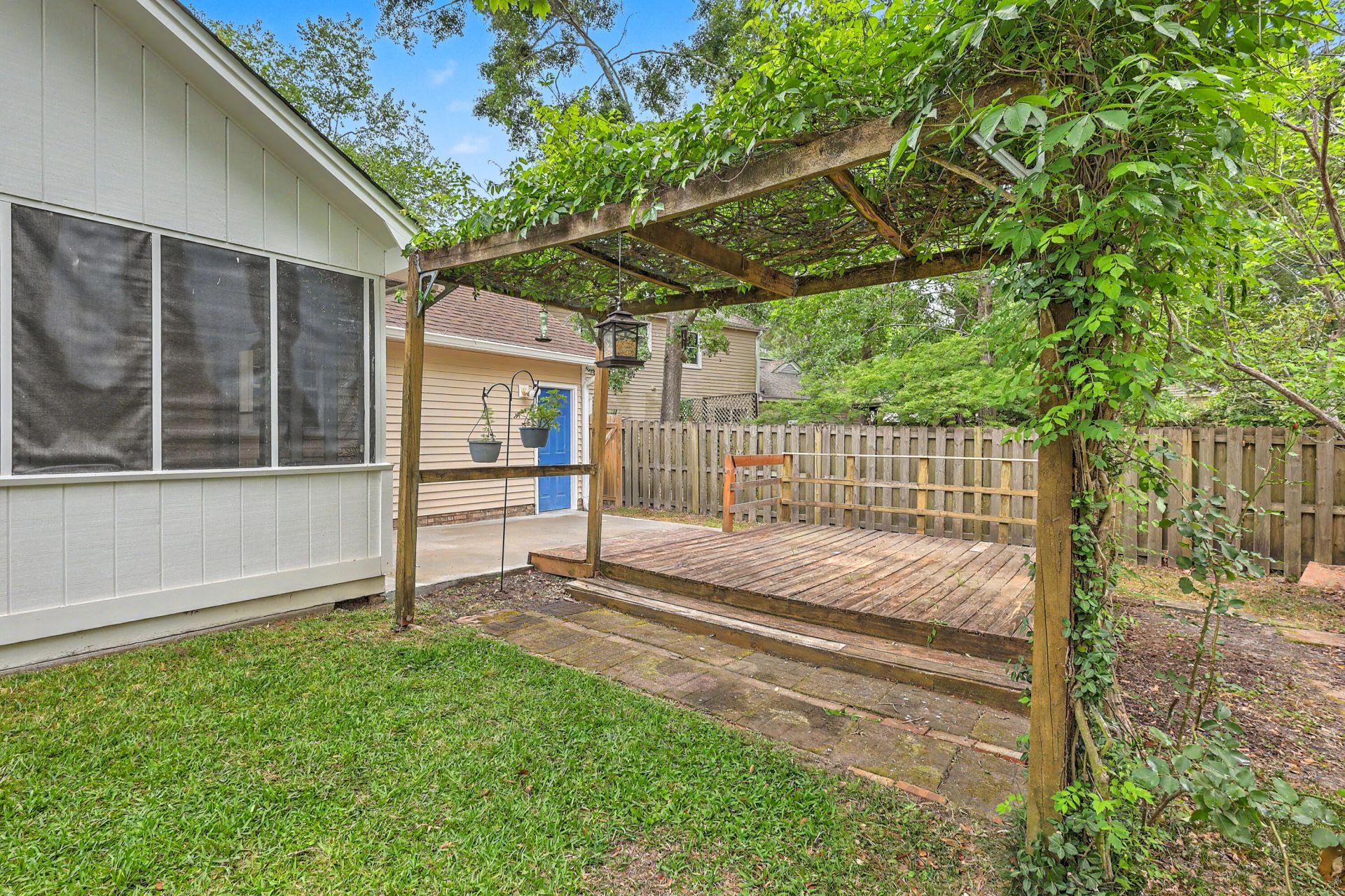 104 Kings Court Photo 27