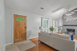 104 Kings Court photo 4