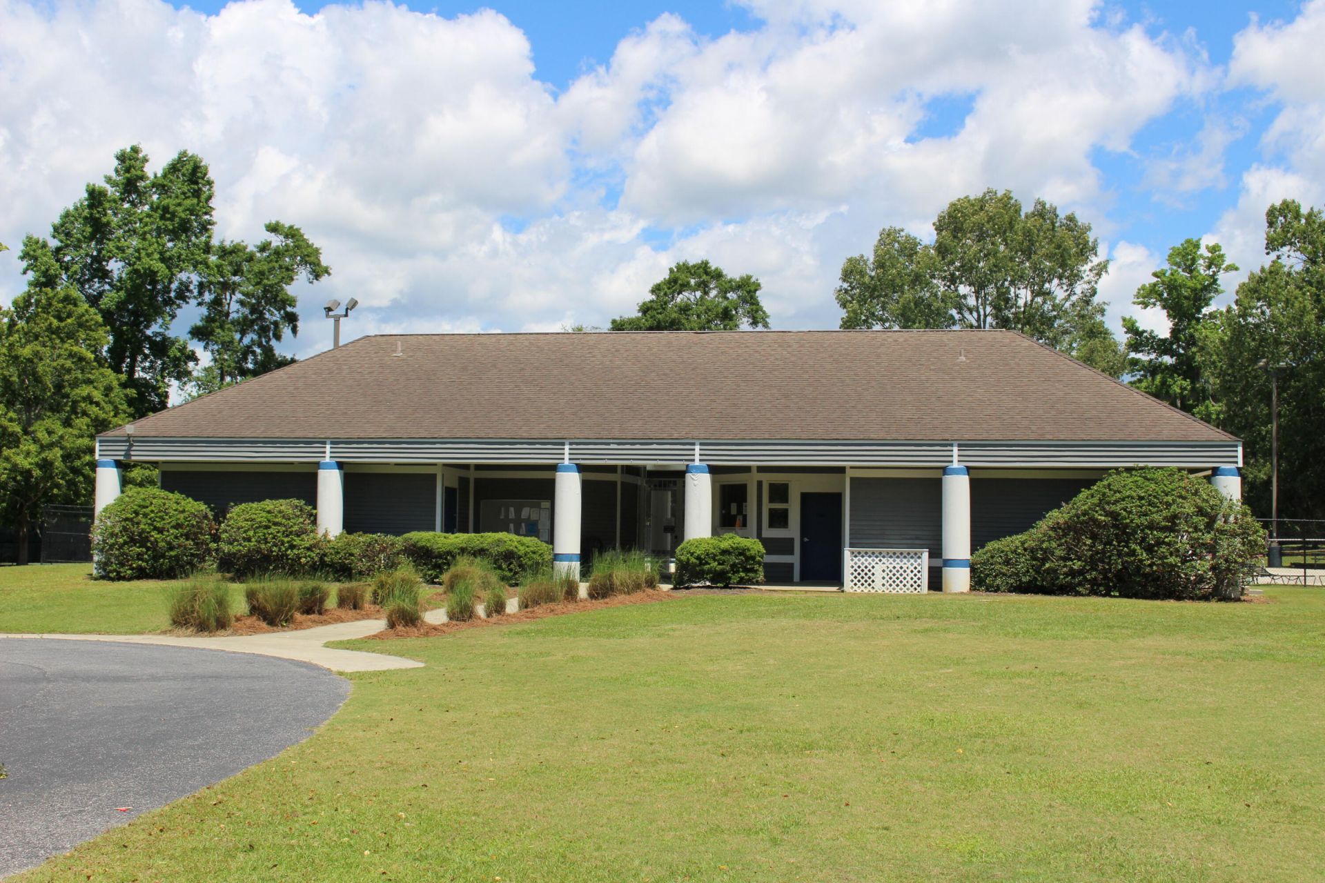 104 Kings Court Photo 35