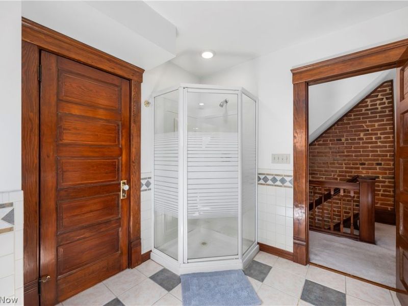 7512 Franklin Boulevard, Cleveland, OH 44102 Photo 20