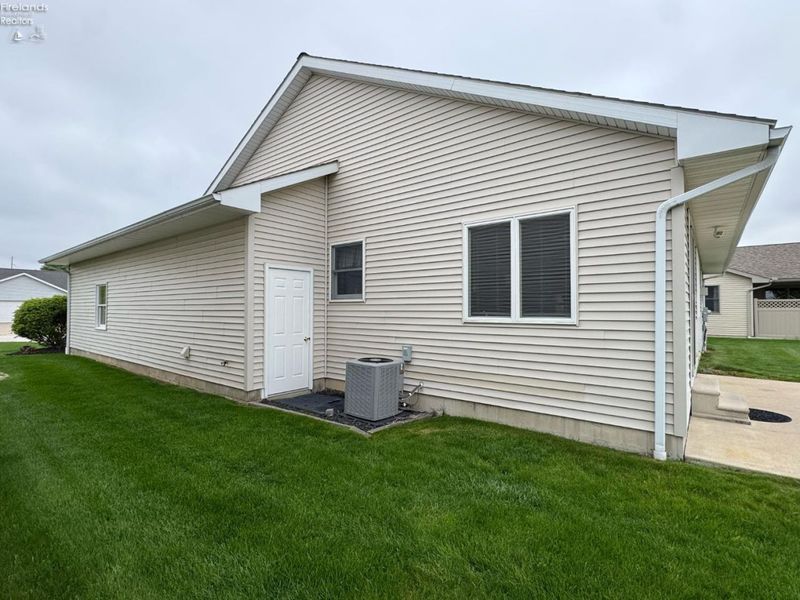 15 Foxrun Drive, Fremont, OH 43420 Photo 51