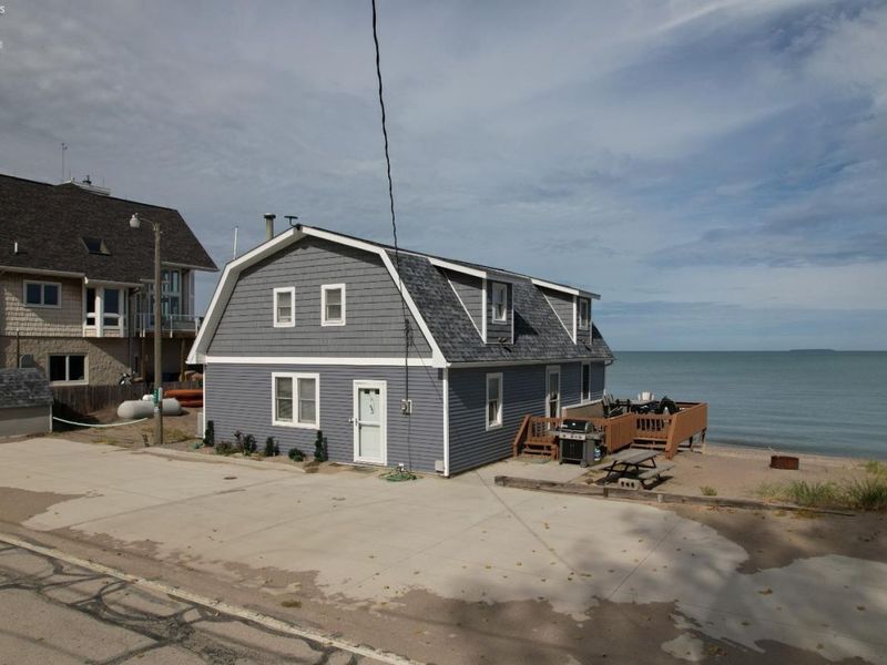9881 W Locust Point Road, Oak Harbor, OH 43449 Photo 5