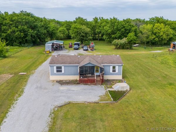 5860 W 573 Road, Chouteau, OK 74337