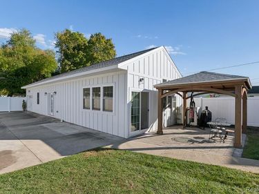 129 South Street , Belleville, MI 48111