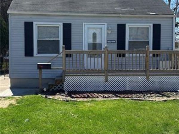 19216 Woodside Street, Harper Woods, MI 48225