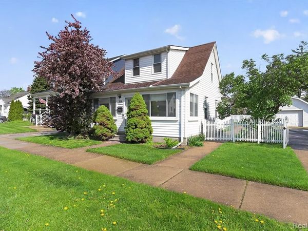 1518 Chestnut Street, Wyandotte, MI 48192