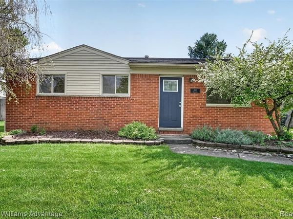 307 University Avenue, South Lyon, MI 48178