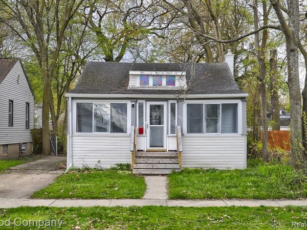 610 E Lewiston Avenue, Ferndale, MI 48220