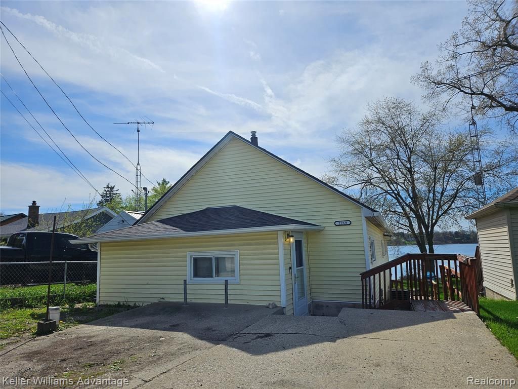 2219 Gray Road, Oregon Township, MI 48446 Main Photo