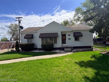 2208 Belton Street, Garden City, MI 48135