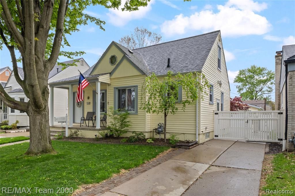 2824 Bennett Street, Dearborn, MI 48124 Main Photo