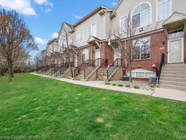 30784 Ardmore Court , Novi, MI 48377