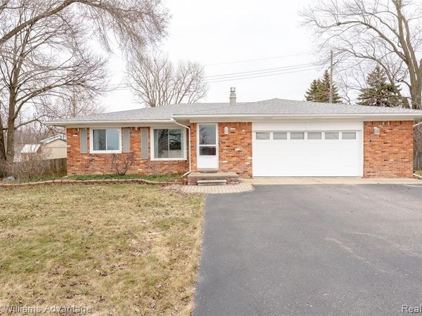 25738 Beck Road, Novi, MI 48374