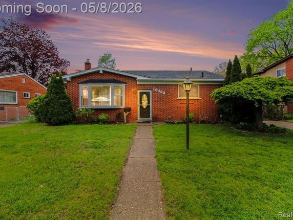 19483 Ingram Street, Livonia, MI 48152