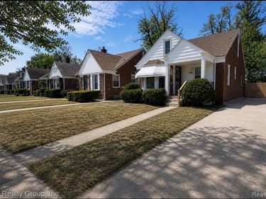 19351 Plainview Avenue W, Detroit, MI 48219