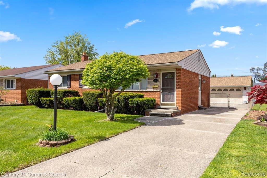 7011 Helen Street, Garden City, MI 48135 Main Photo