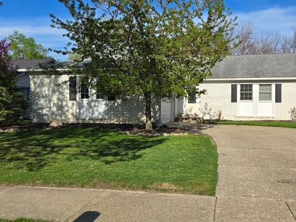 18388 Stamford Street, Livonia, MI 48152