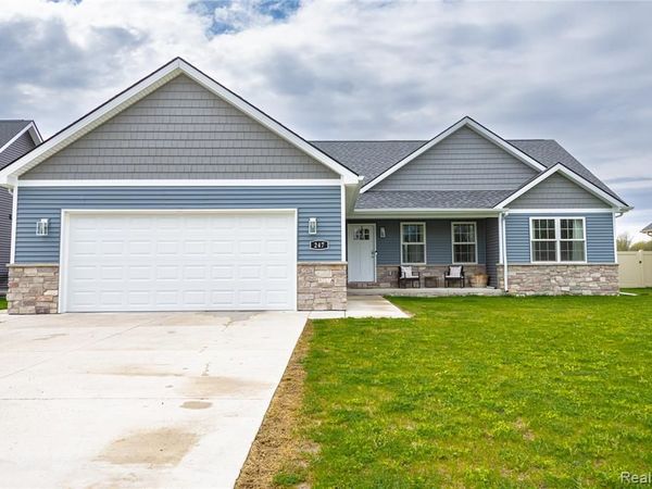 247 S. Carney Dr., St. Clair, MI 48079