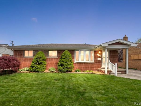 2704 Dunlop Street, Trenton, MI 48183