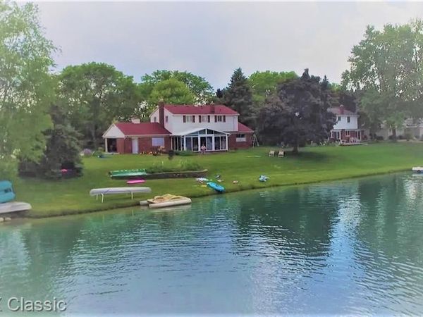 1587 Three Lakes Drive, Troy, MI 48085
