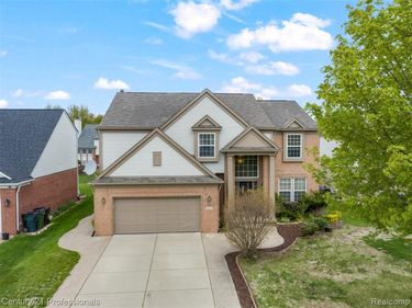 49385 Central Park E, Shelby Twp, MI 48317