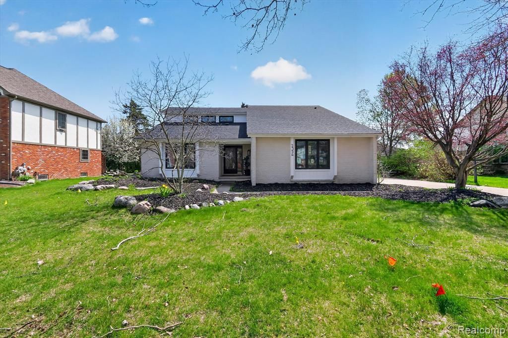 2354 Erickson Drive, Troy, MI 48085 Main Photo