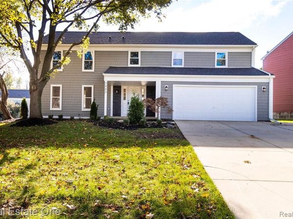 5485 Hammersmith Drive, West Bloomfield Twp, MI 48322