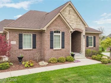 49031 Honey Tree Court Court, Northville, MI 48168