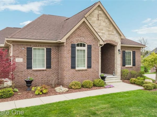 49031 Honey Tree Court Court, Northville, MI 48168