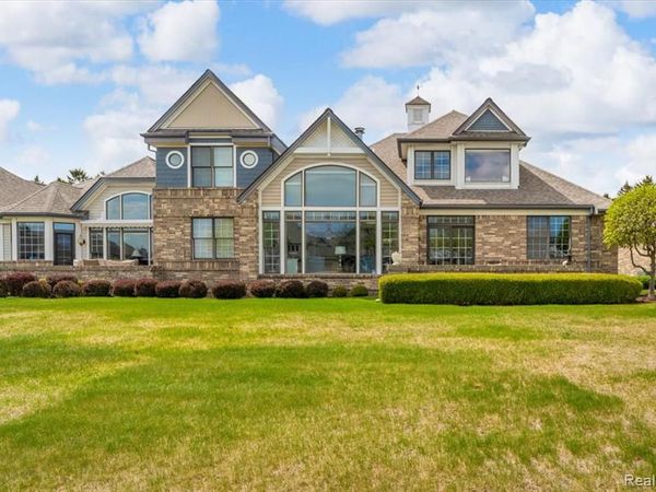 1628 Edison Shores Lane, Port Huron, MI 48060