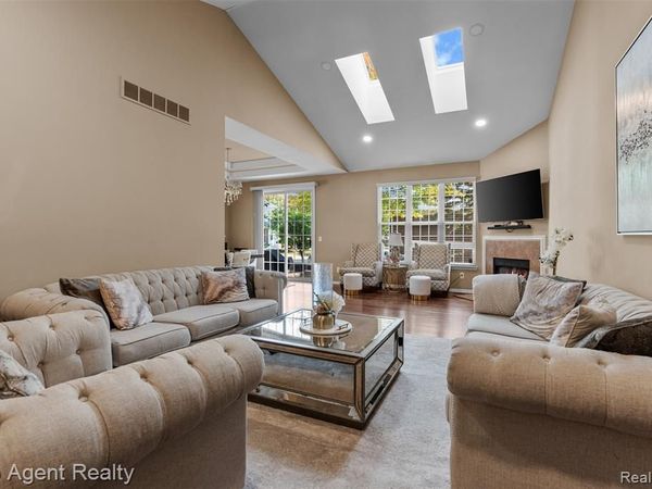 44258 Constellation Drive, Sterling Heights, MI 48314