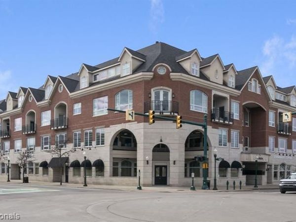 801 W Ann Arbor Trail, Plymouth, MI 48170