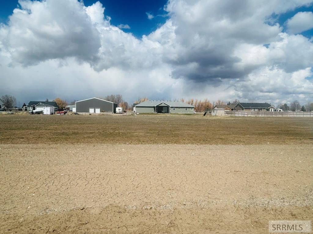 L8 B2 S 330 N, Blackfoot, ID 83221 Main Photo