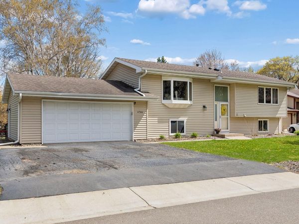 6766 Cottonwood Lane N, Maple Grove, MN 55369